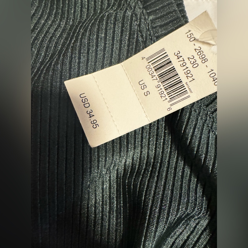 NWT!! Offline by Aerie Green Women's Crop Top - Picture 3 of 5